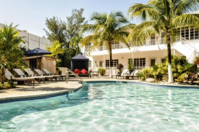 Гостиница Tradewinds Apartment Hotel Miami Beach  Майами Бич